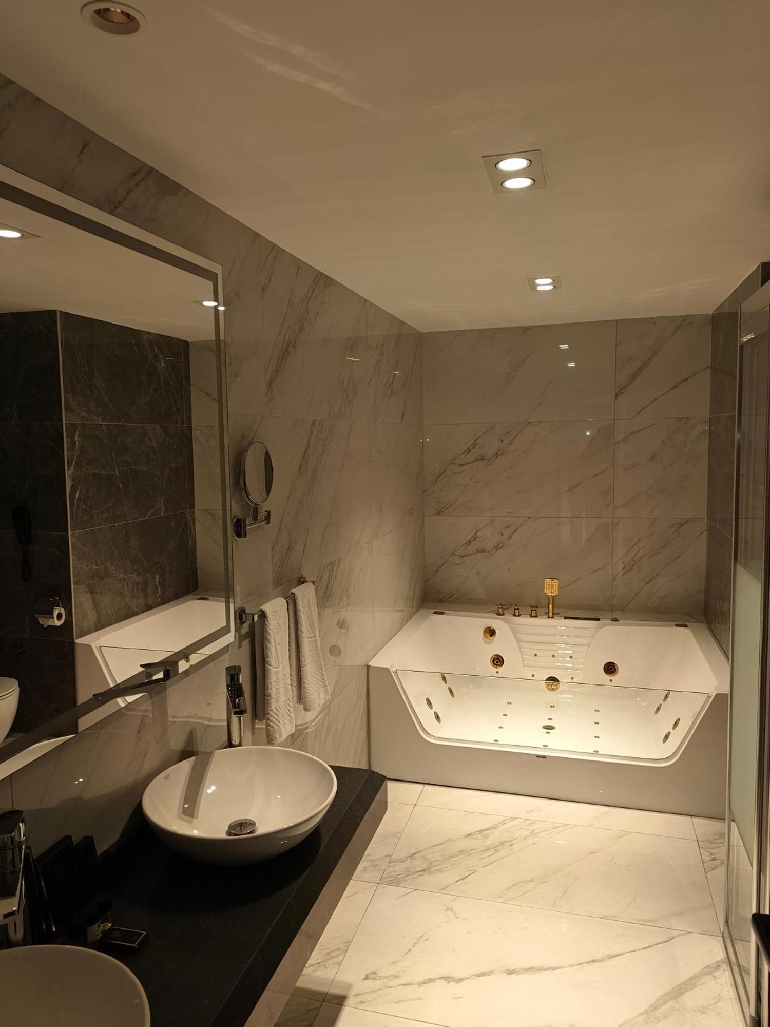 Ankawa Holiday Hotel Erbil Kültér fotó